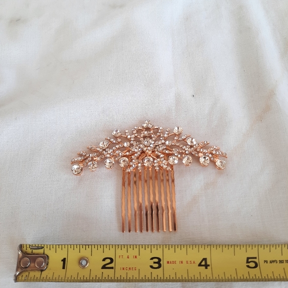 Stunning Bridal/ Prom Hair Piece - Picture 2 of 5